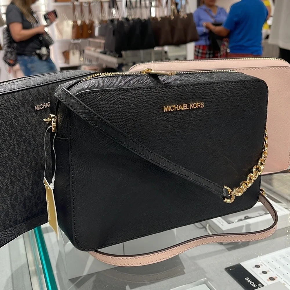 Michael Kors Jet Set Item Large East West Zip Crossbody Leather Black